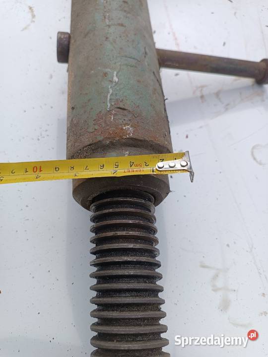 Śruba rzymska masywna rurowa trapezowa Błaszki