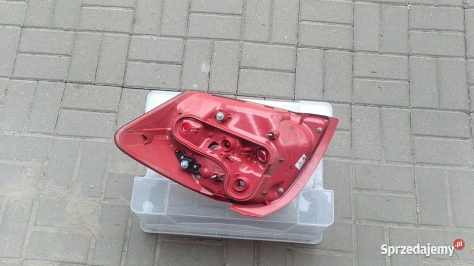 Lampa tylna lewa Toyota Auris 1 2009 8156002550 Marki