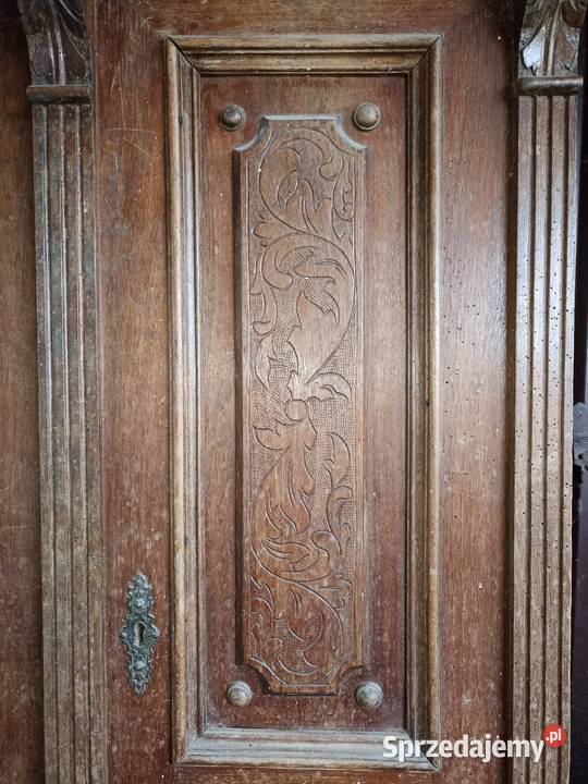 Zabytkowa szafa drewniana Lipinki