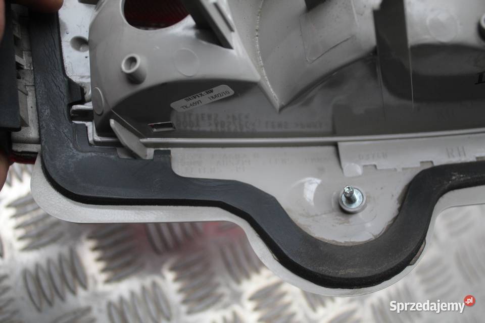 LAMPA KLAPY PRAWY TYŁ FORD MONDEO MK4
