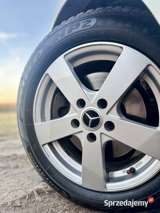 MercedesBenz A180 16 Benzyna 122 2013 Manual Sosnowiec