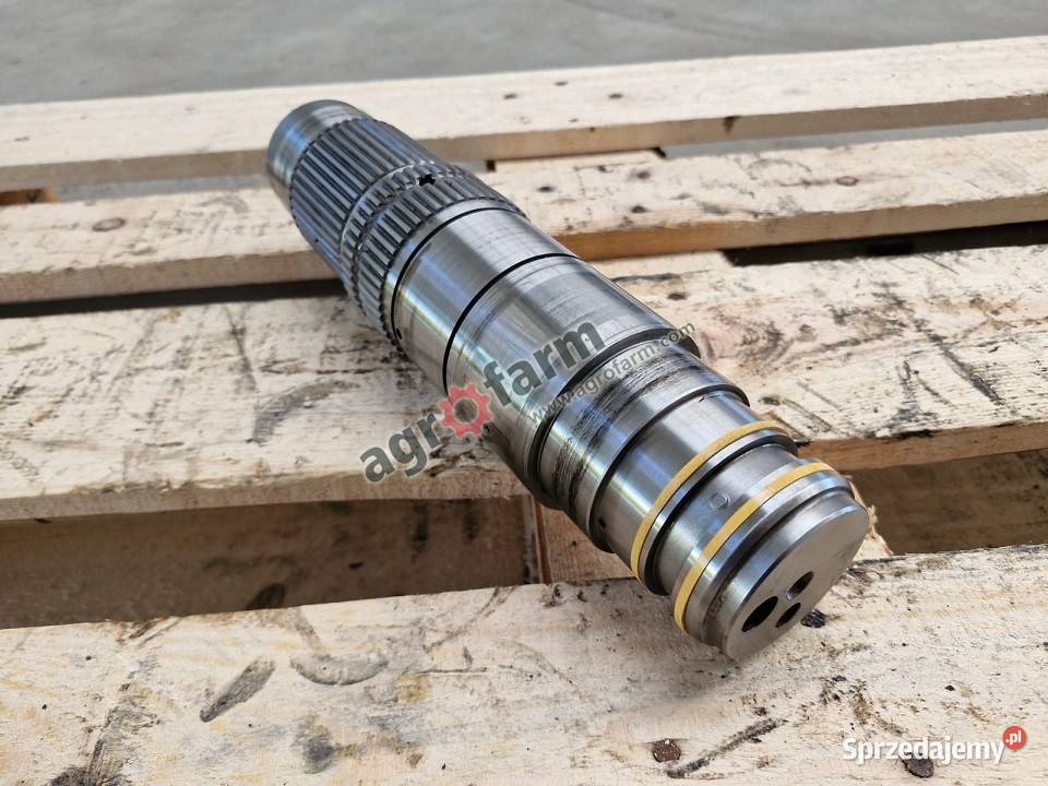 Wałek Case Magnum 235 250 260 280