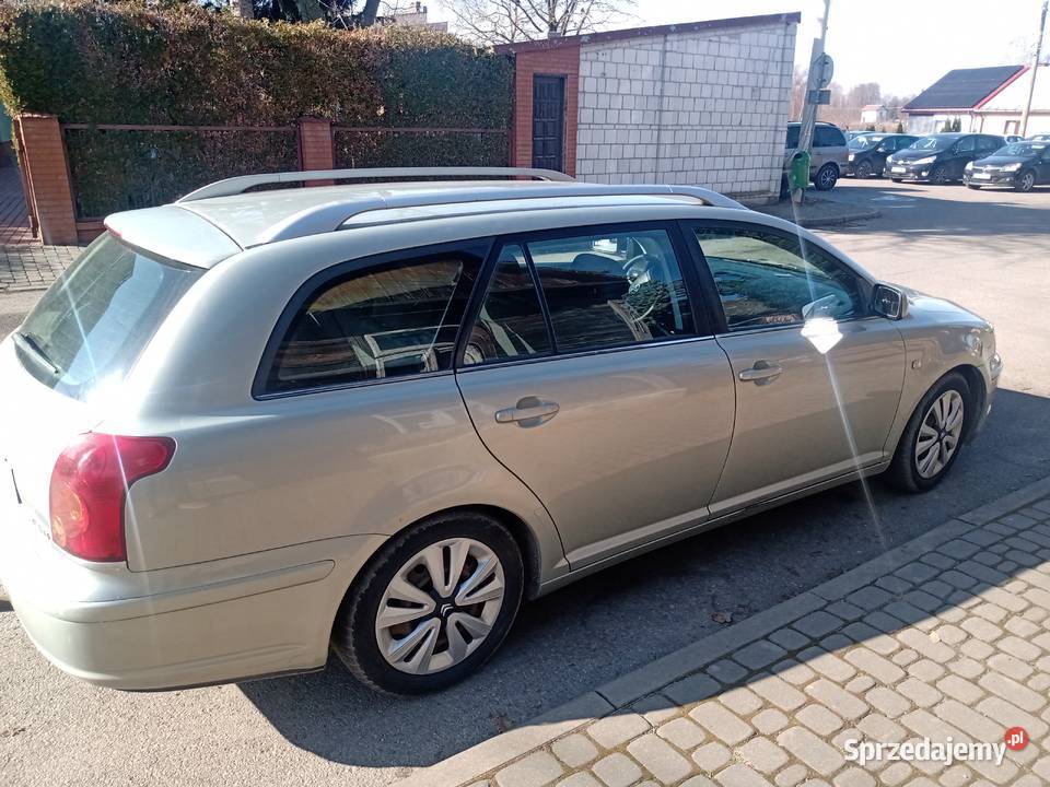 Fajna Avensis Kombi 18 nowa sekwencja nieuszkodzony Avensis Lubartów sprzedam