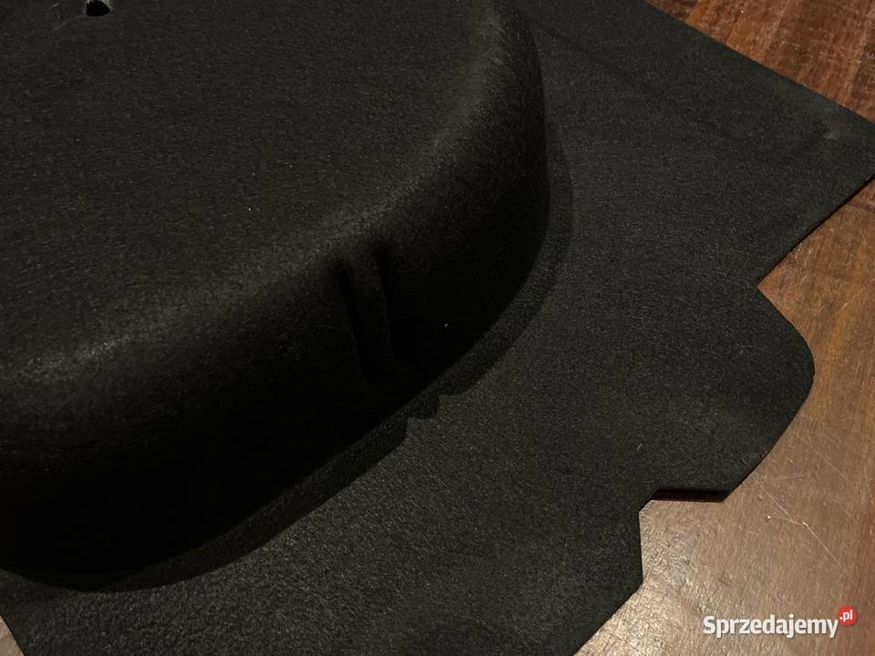 obudowa wnęki koła bagażnika BMW e61 wykładzina Ruda Śląska sprzedam