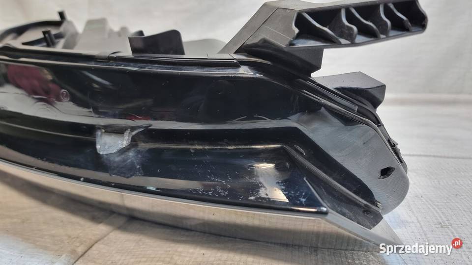 SKODA OCTAVIA 4 IV 5E4 LAMPA PRZEDNIA LEWA osobowe Lampy przednie