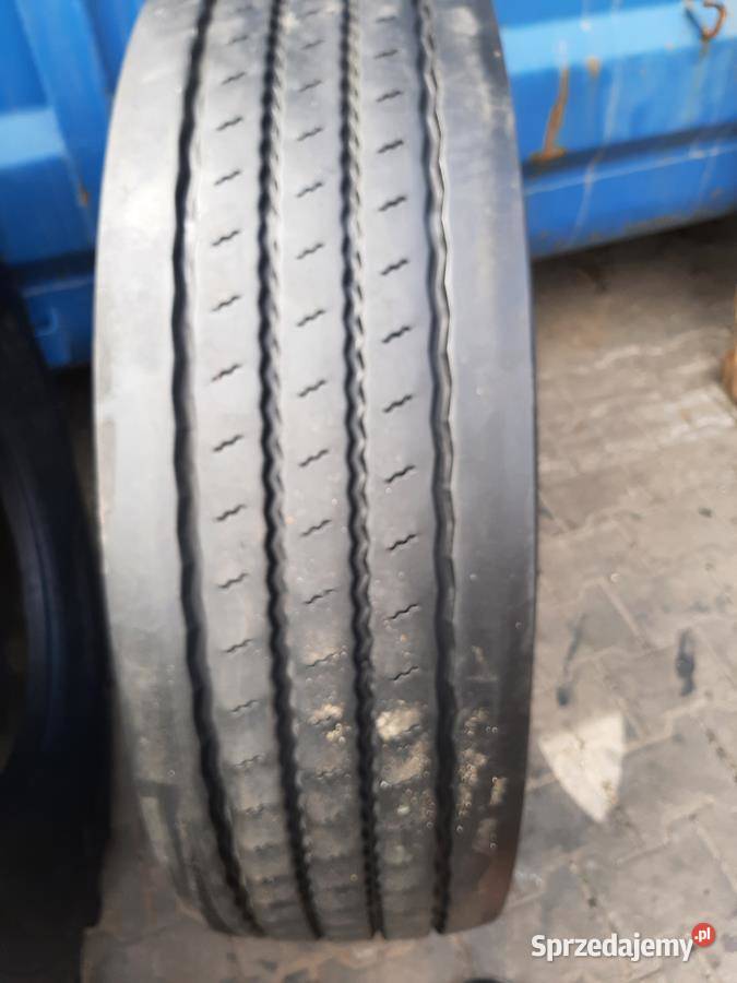 Opona używana ciężarowa 31580R225 BARUM BF 200