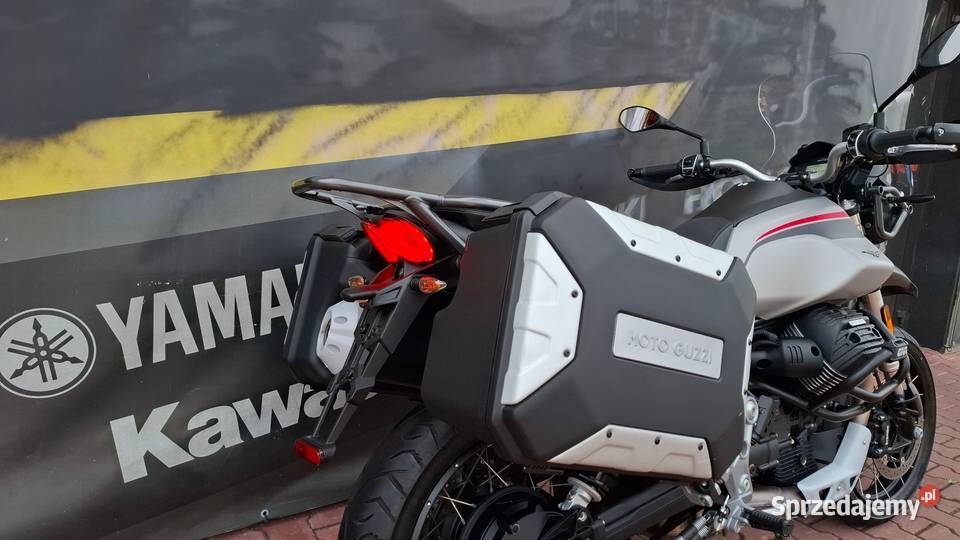 Moto Guzzi V85 Travel 2023