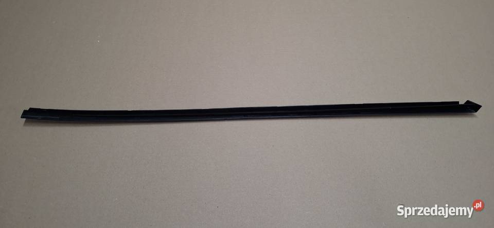 SEAT LEON IV 4 LISTWA SZYBY CZOŁOWEJ PRAWA