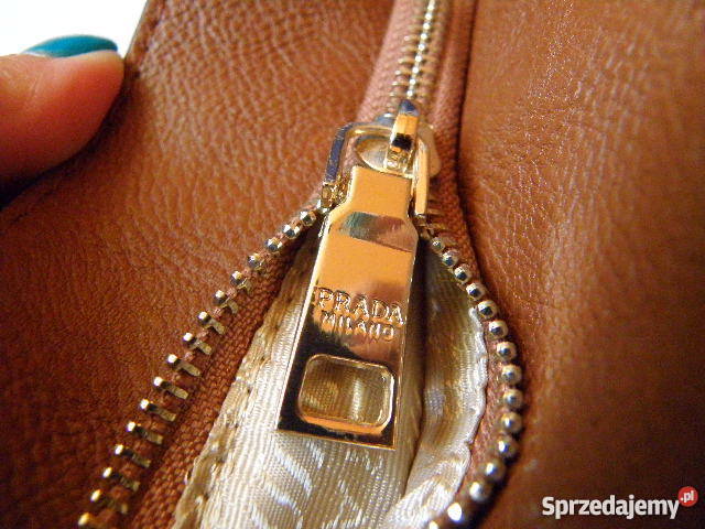 PRADA MILANO TORBA LISTONOSZKA ZŁOTE LOGO CAMEL Na ramię  łódzkie