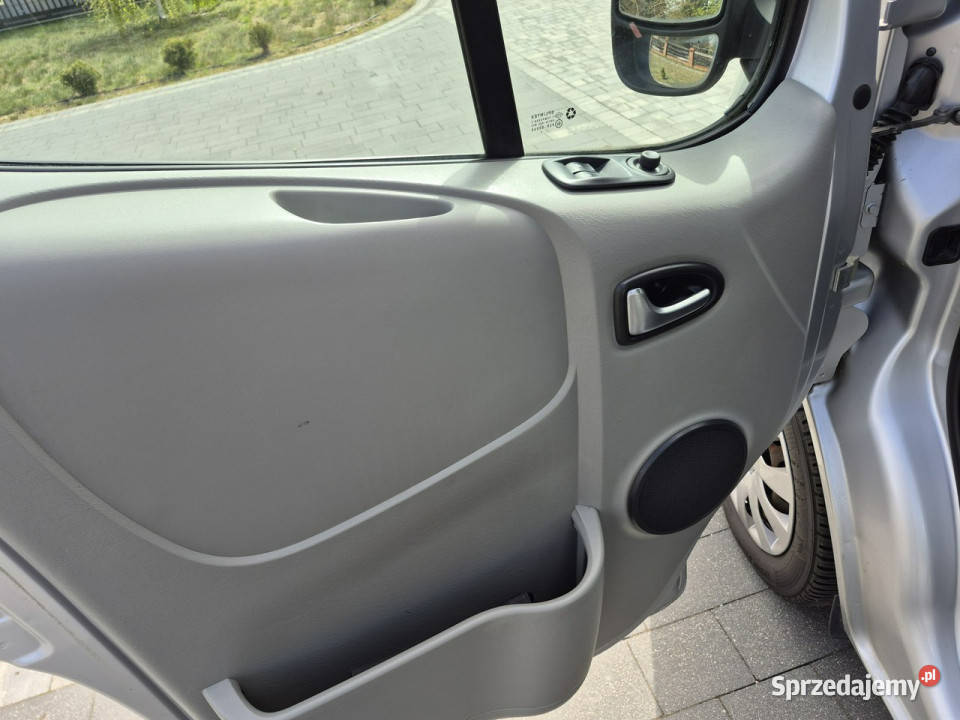 Renault Trafic LONG 9 osobowy PASANGER 115 srebrny Motoryzacja lubelskie Drelów