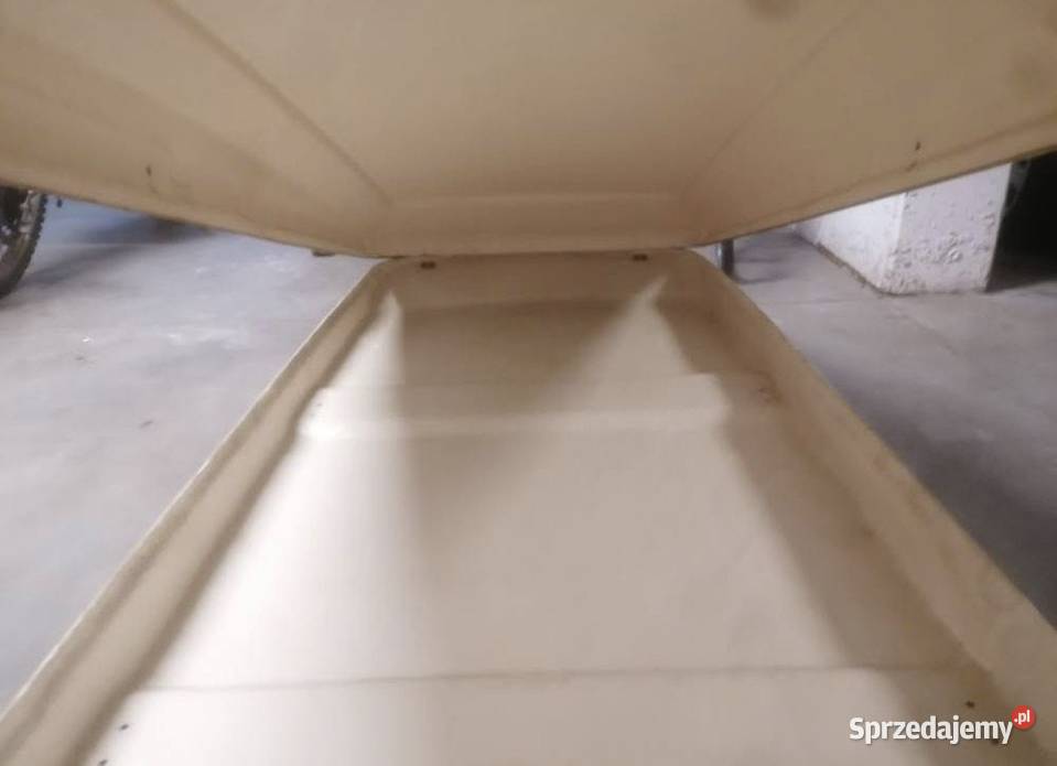 Box dachowy z epoki PRL Bagażniki Gdańsk