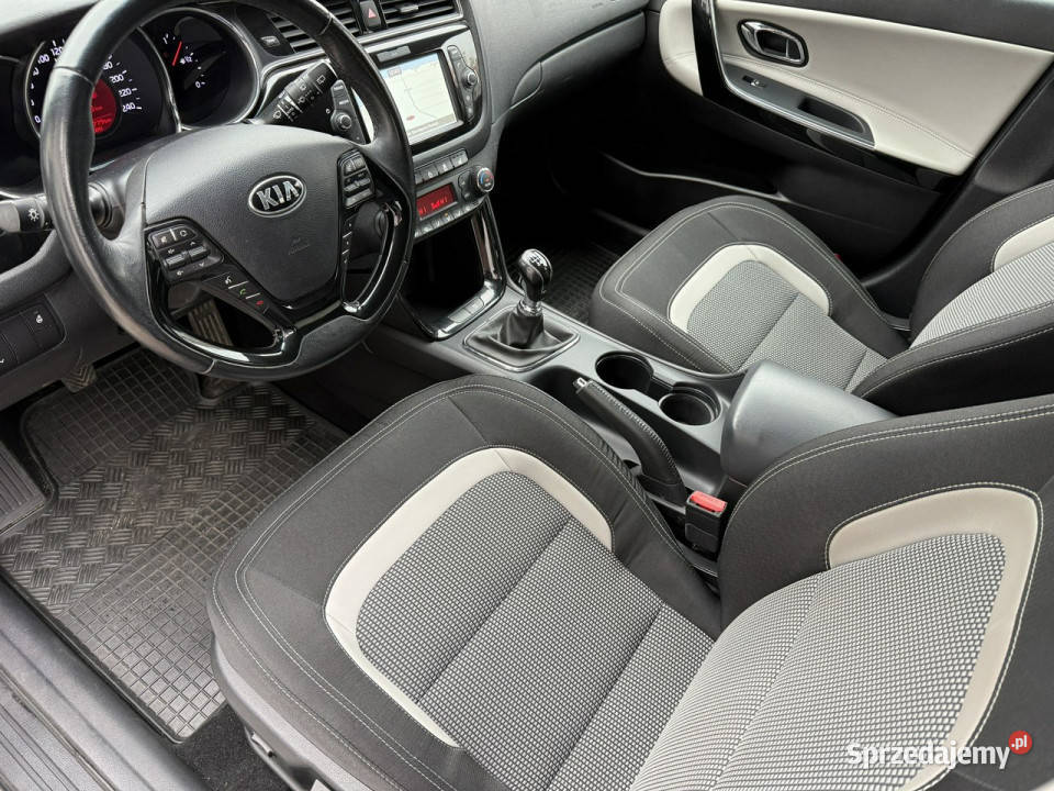 Kia Ceed Zadbana bezwypadkowa przepiękny perłowy diesel wielkopolskie Poznań sprzedam