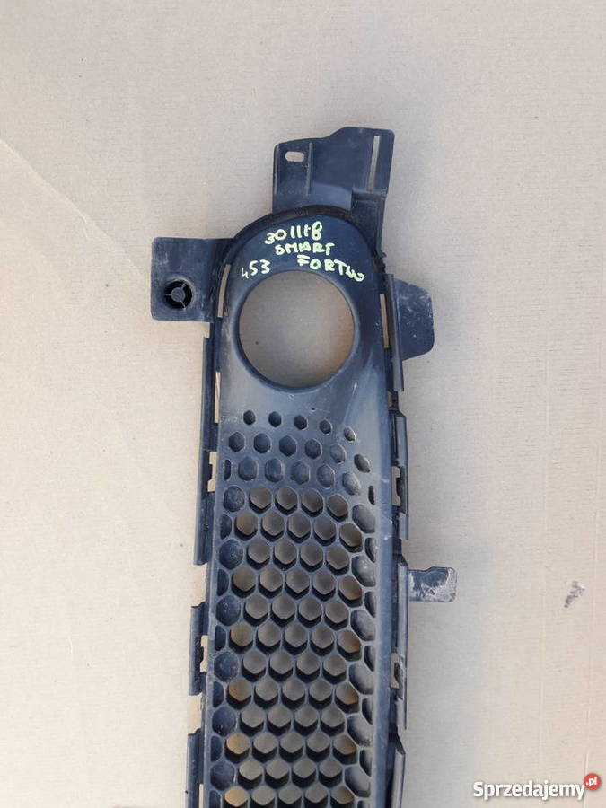 SMART FORTWO W453 KRATKA ŚRODKOWA ZDERZAKA Bieleń