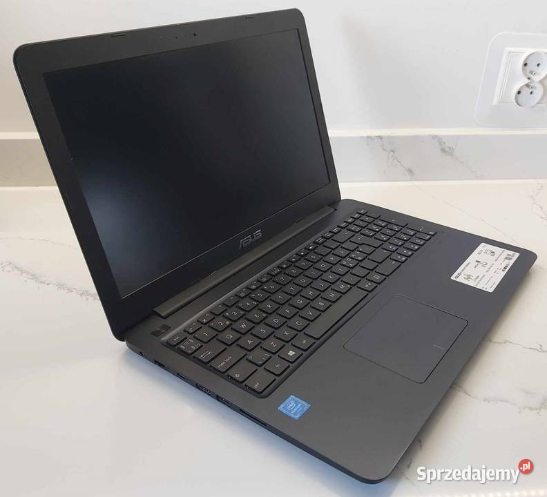 TANIO ASUS R517N Intel N42004GbDDRSSD Ćmielów sprzedam