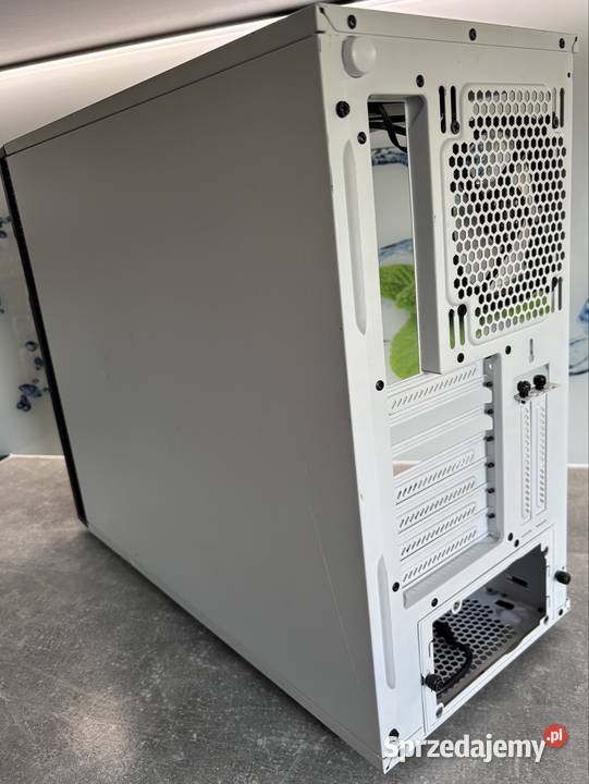 Obudowa biała okno PC Fractal Design Gomunice