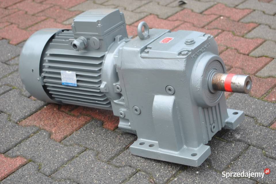 Motoreduktor dwubiegowy 428kw 2210obrmin