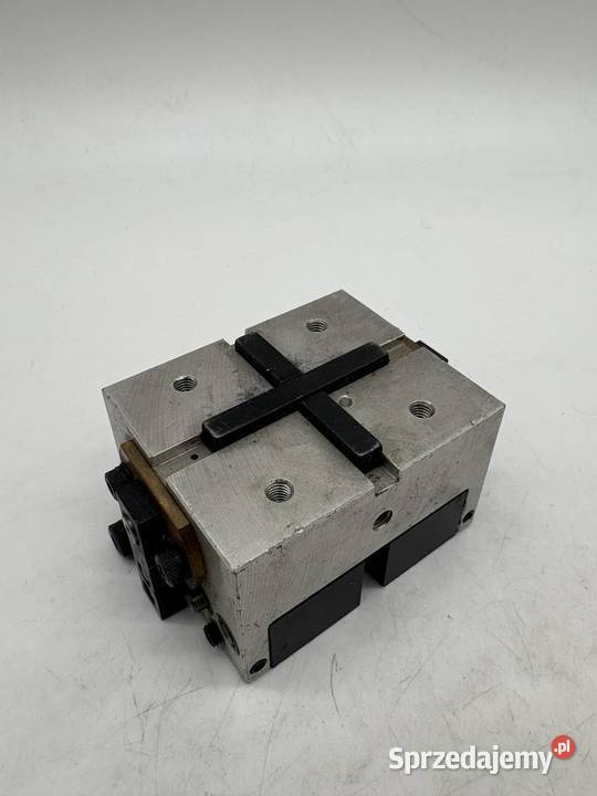 Menziken 6 I Pneumatic Gripper