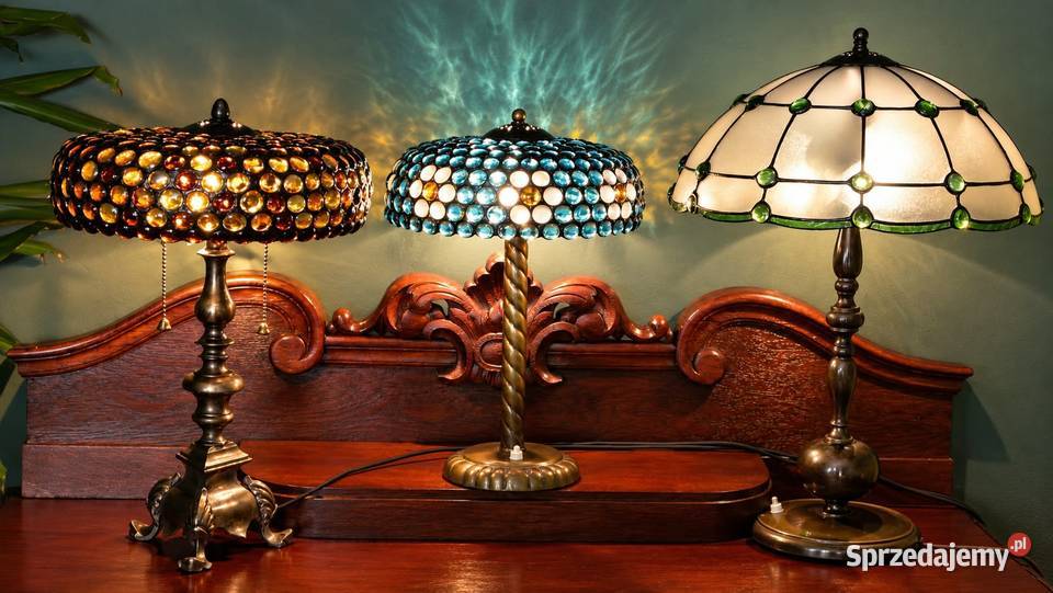 Piękna lampa witrażowa ze szklanych kaboszonów Wysoka