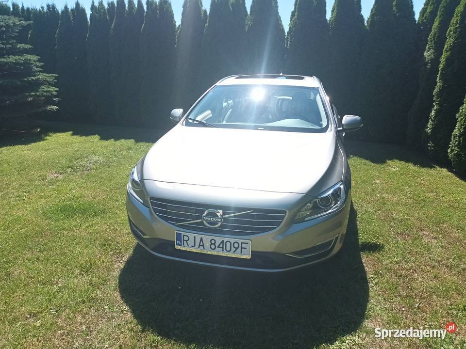 Volvo V60 T5 benzyna 245 2015 111 nieuszkodzony V60 Sośnica sprzedam