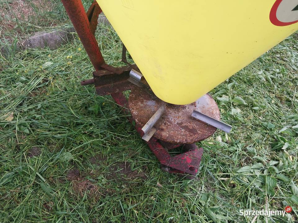 Rozsiewacz Nawozu Lej Plastikowy Nowego Paszowa sprzedam