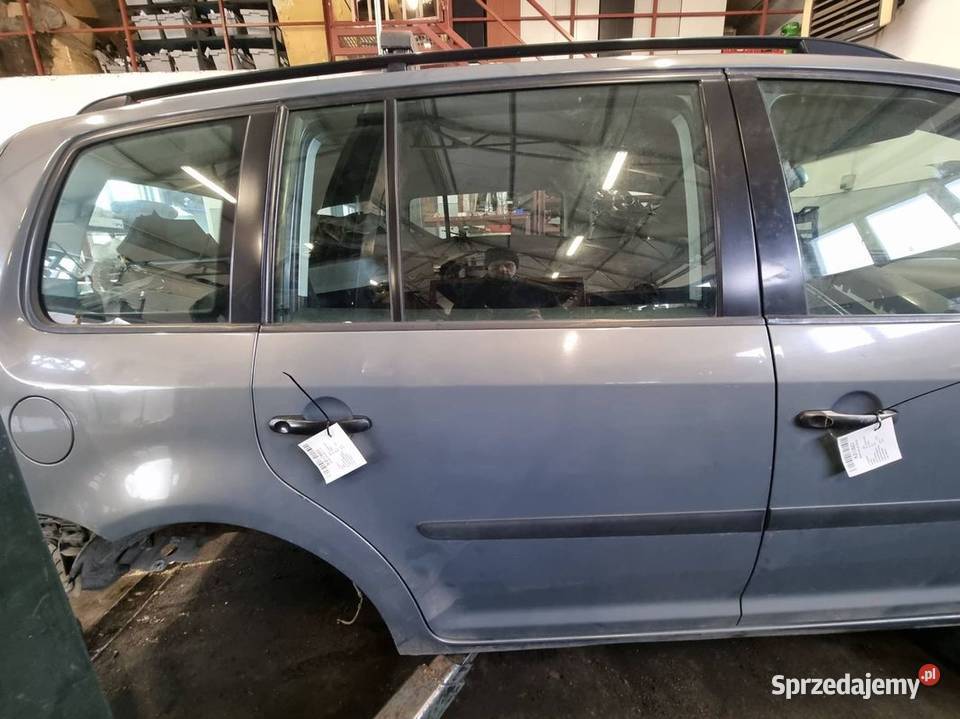 DRZWI PRAWE TYŁ VOLKSWAGEN TOURAN LA7X