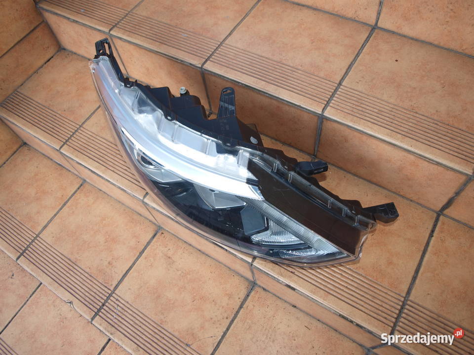 Nissan Qashqai II 2 lampa prawa przód zwykła Led Kalisz