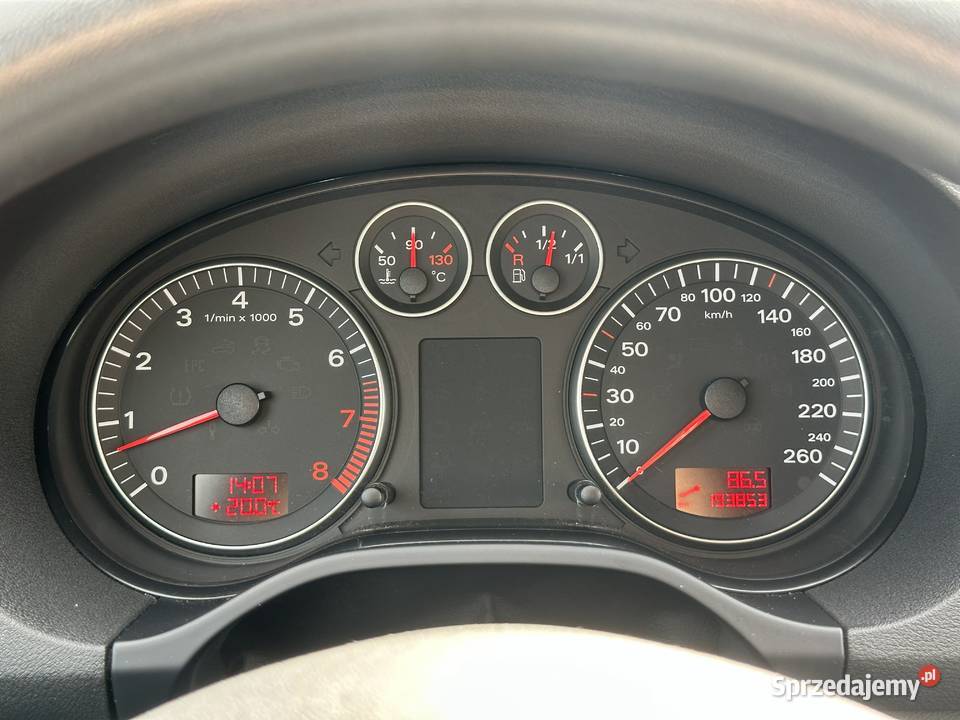 Audi A3 8P 16 MPI 102 2008r Bezwypadkowy Bez wspomaganie kierownicy