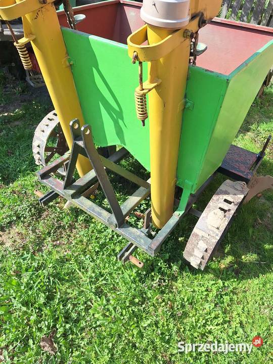 Sprzedam sadzarke do ziemniaków dwurzędową nieuszkodzony Maszyny rolnicze sprzedam