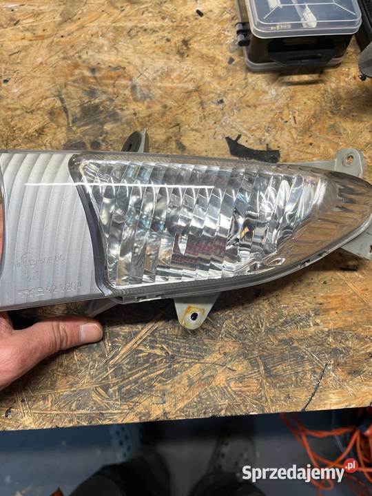 Kierunkowskaz lewy Suzuki Burgman 2007 Łańcut