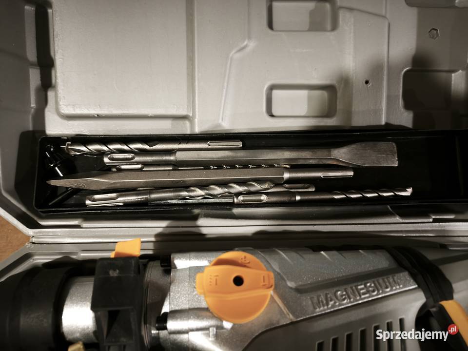 Młot udarowy SDS Titan 1500W 5J Walizka wiertła Poręba Wielka sprzedam