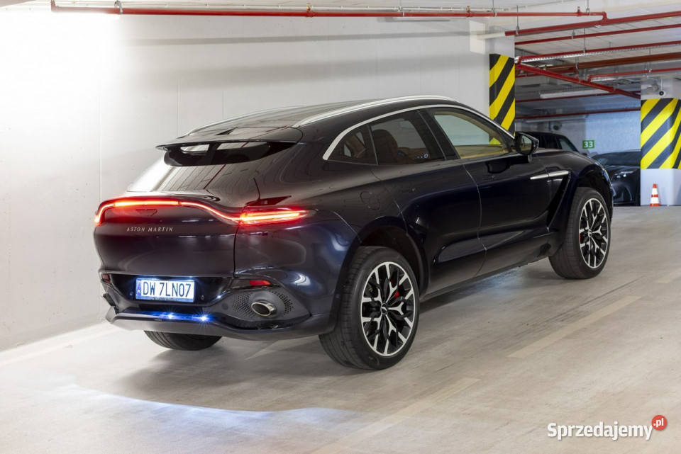 Aston Martin DBX 40 V8 550 Bogata Konfiguracja Rok produkcji 2020 sprzedam