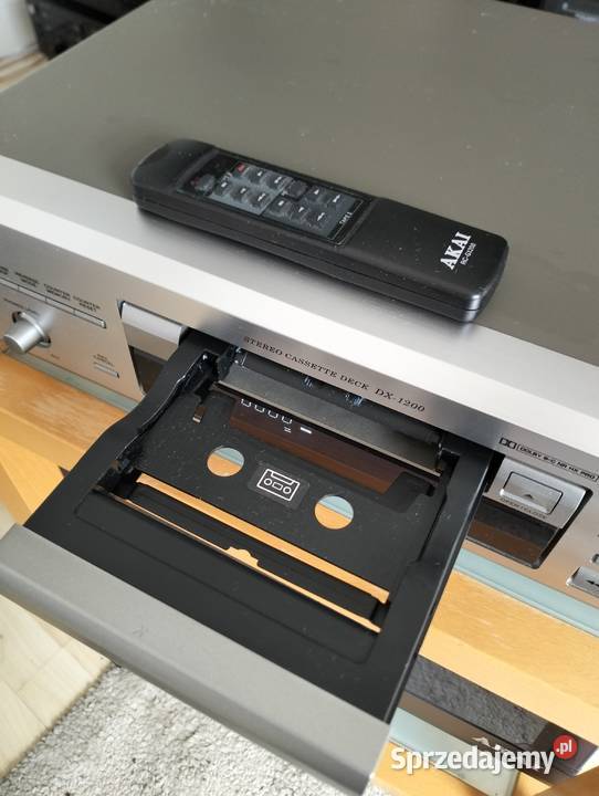 Deck Akai DX1200 z pilotem Magnetofony