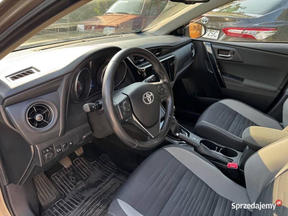 Toyota Auris II kombi 14D4D bogata wersja 1364cm3