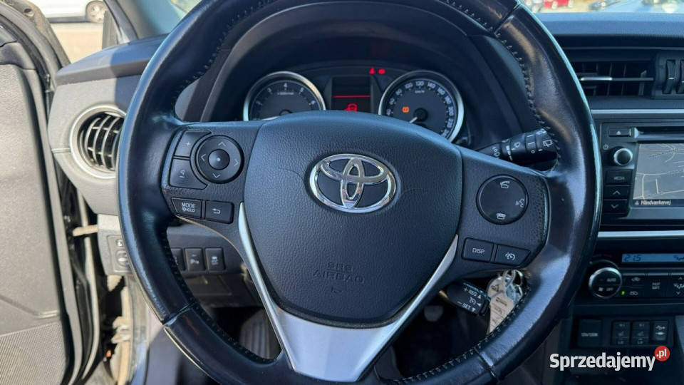 Toyota Auris II 2012 Rok produkcji 2015