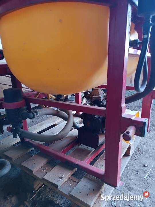 Opryskiwacz zawieszany Wielmoża