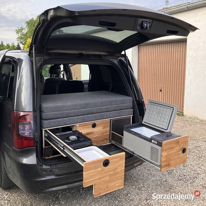 Zabudowa kempingowa turystyczna Dodge Grand Bydgoszcz