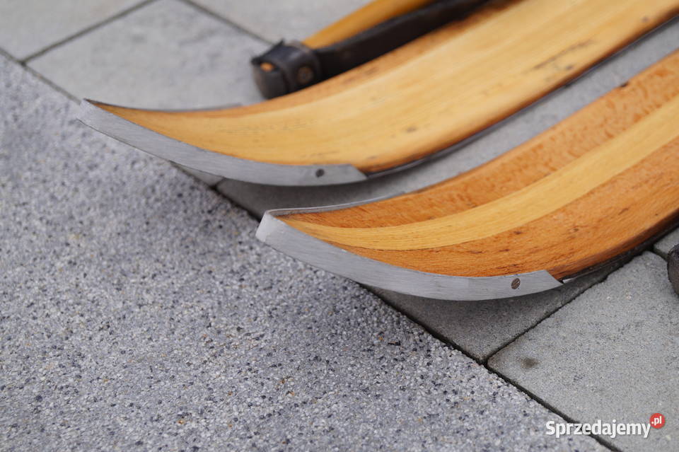 Stare narty drewniane 130 kijki w komplecie Pruchnik