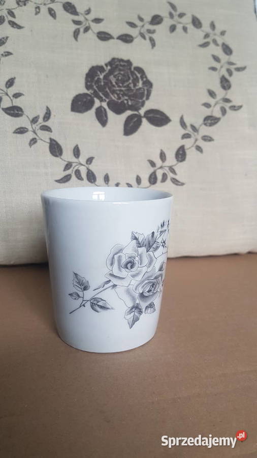 kubki z uszkiem i bez uszka 4sztuki