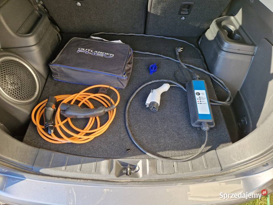 Mitsubishi Outlander 20 PHEV Instyle 4X4 szary