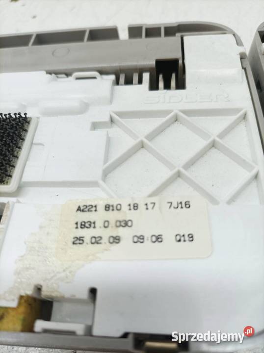 LUSTERKO PODSUFITKI KPL 2218101817 MercedesBenz