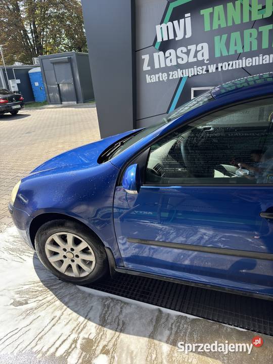 Volkswagen Golf 16 FSI 2004 r Żabia Wola