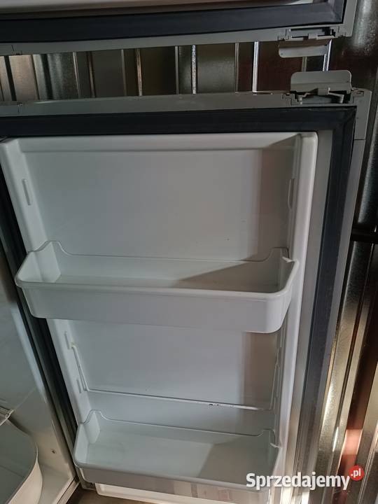 Lodówka do kamperaprzyczepy Rok produkcji 2013 łódzkie Pabianice