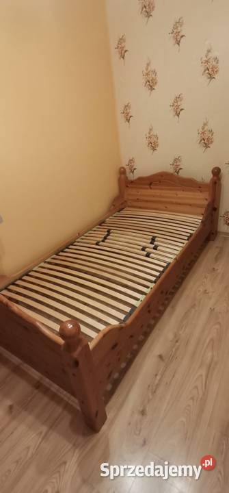 Łóżko drewniane z materacem100200 mazowieckie Sterdyń sprzedam