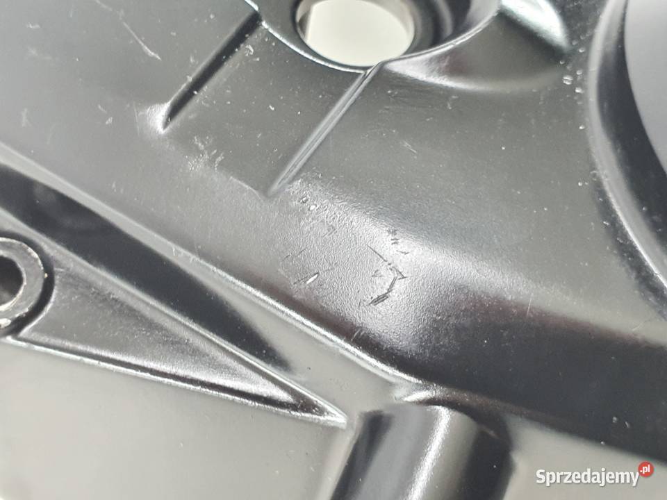 SUZUKI GSR 750 1116 DEKIEL POKRYWA Pokrywy i osłony silnika Janowice