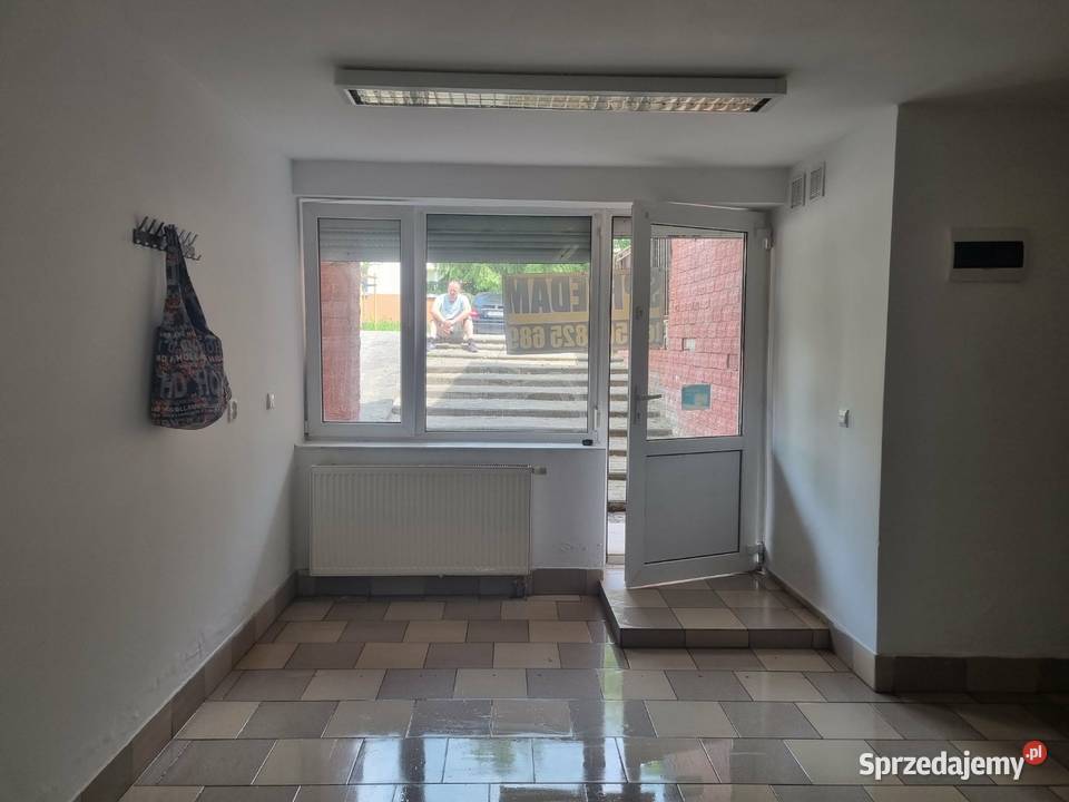 Sprzedam lokal 33 m2 niski czynsz Skarżysko-Kamienna