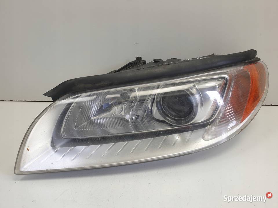 Volvo V70 III PRZEDNIA LAMPA LEWA XENON SKRĘTNY Janów