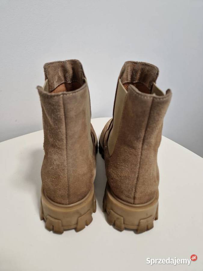 Skórzane botki w kolorze beżowym Nowogard