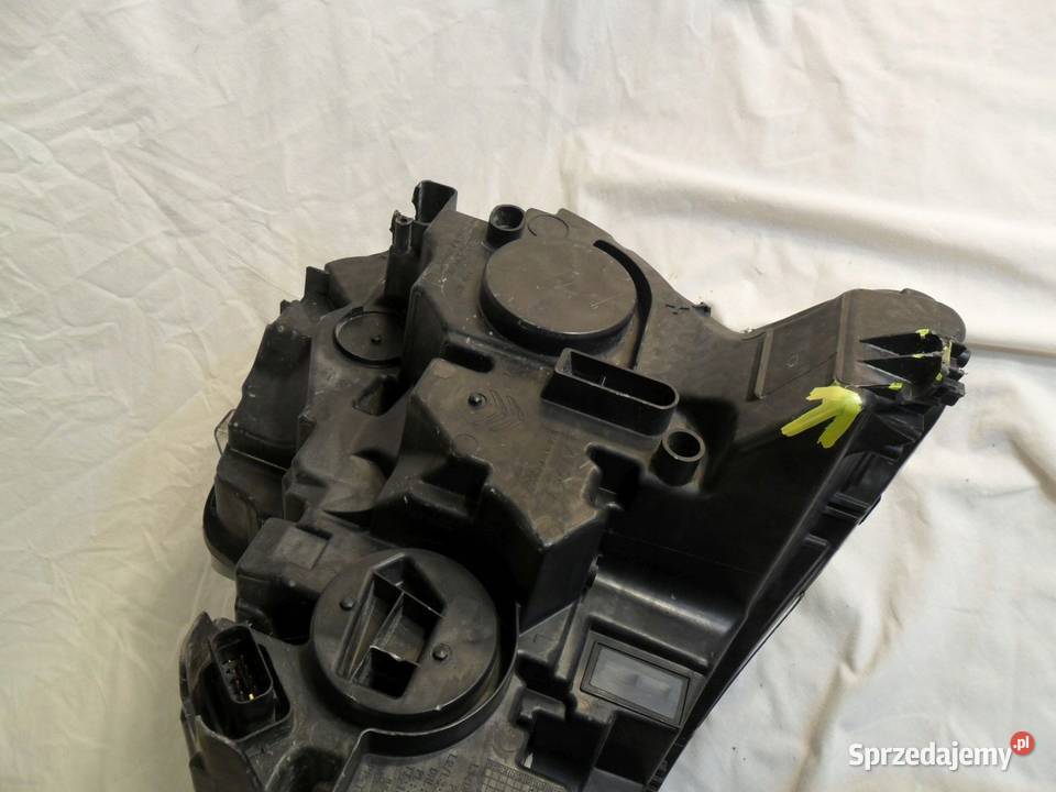 Citroen C4 III reflektor lewy przedni lampa lewa wielkopolskie