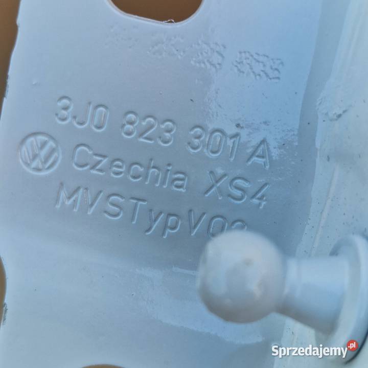VW PASSAT B9 ZAWIAS MASKI PRZÓD LEWY 3J0823301A Zawiasy, bolce i prowadnice lubuskie