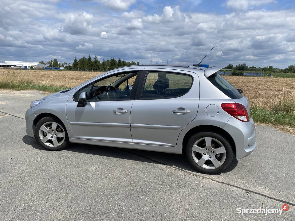 Peugeot 207 2012 16 panorama klima skóra Żnin